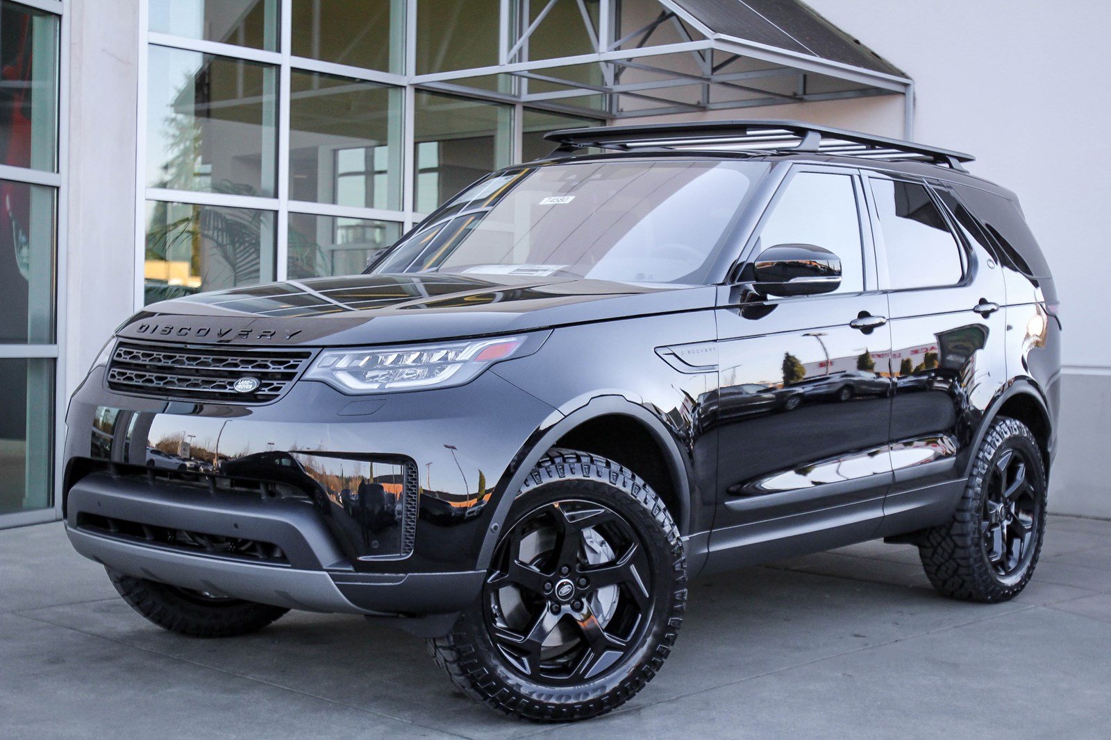 New 2019 Land Rover Discovery SE Sport Utility in Bellevue