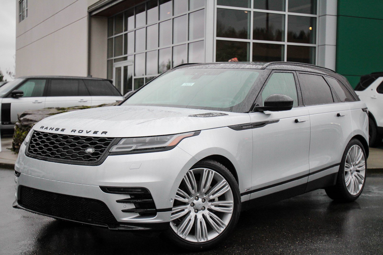 New 2020 Land Rover Range Rover Velar R-Dynamic HSE Sport Utility in ...